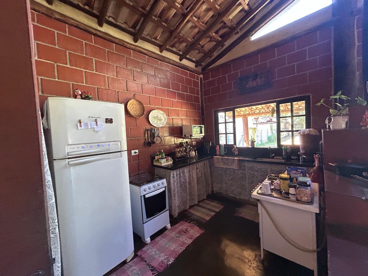 Chácara dentro da cidade de Santa Branca imagem 11