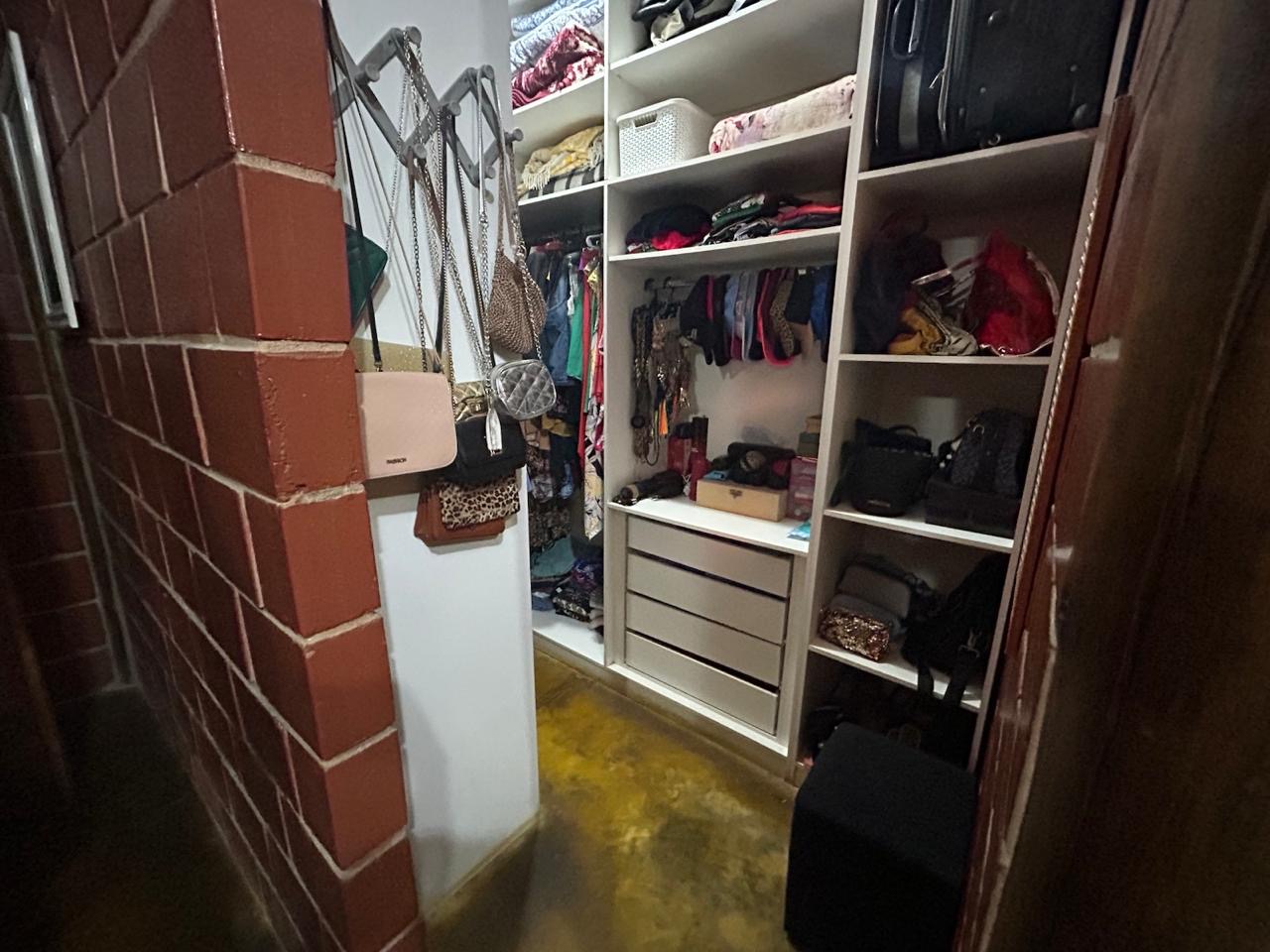 Chácara dentro da cidade de Santa Branca imagem 49